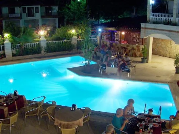 酒店 Ates 阿奇亚卡